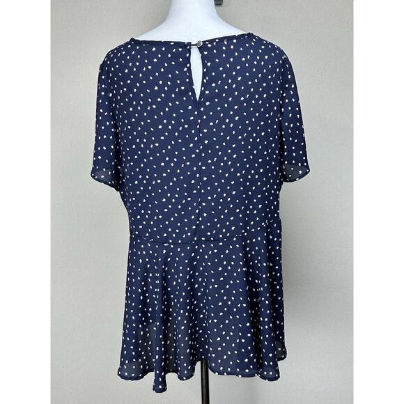 Torrid Women’s Size 2 Navy Blue Blouse w/White & Pink Spots 100% Polyester Flowy - Picture 4 of 13